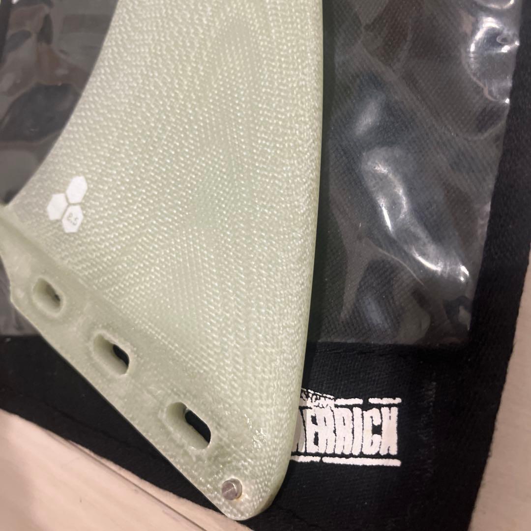 アルメリック チャネルアイランド シングルフィン 8.5 トライプレーンハル