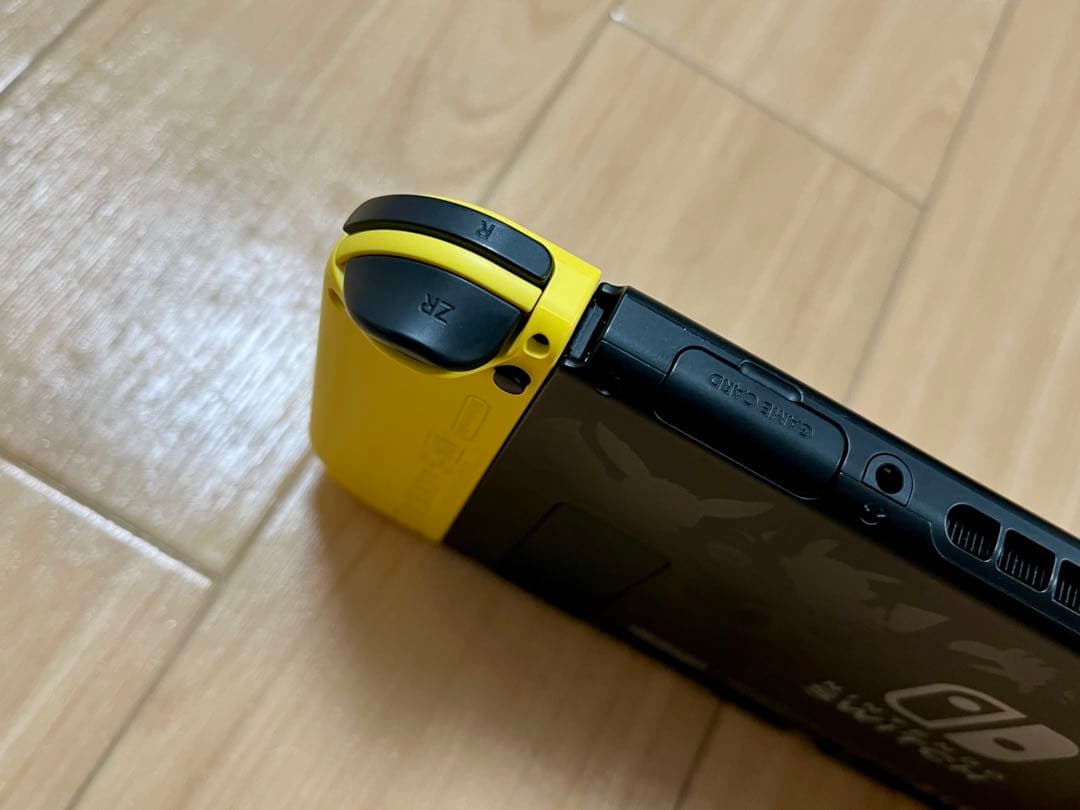 Nintendo Switch 本体　レッツゴー　ピカチュウ　セット　ポケモン