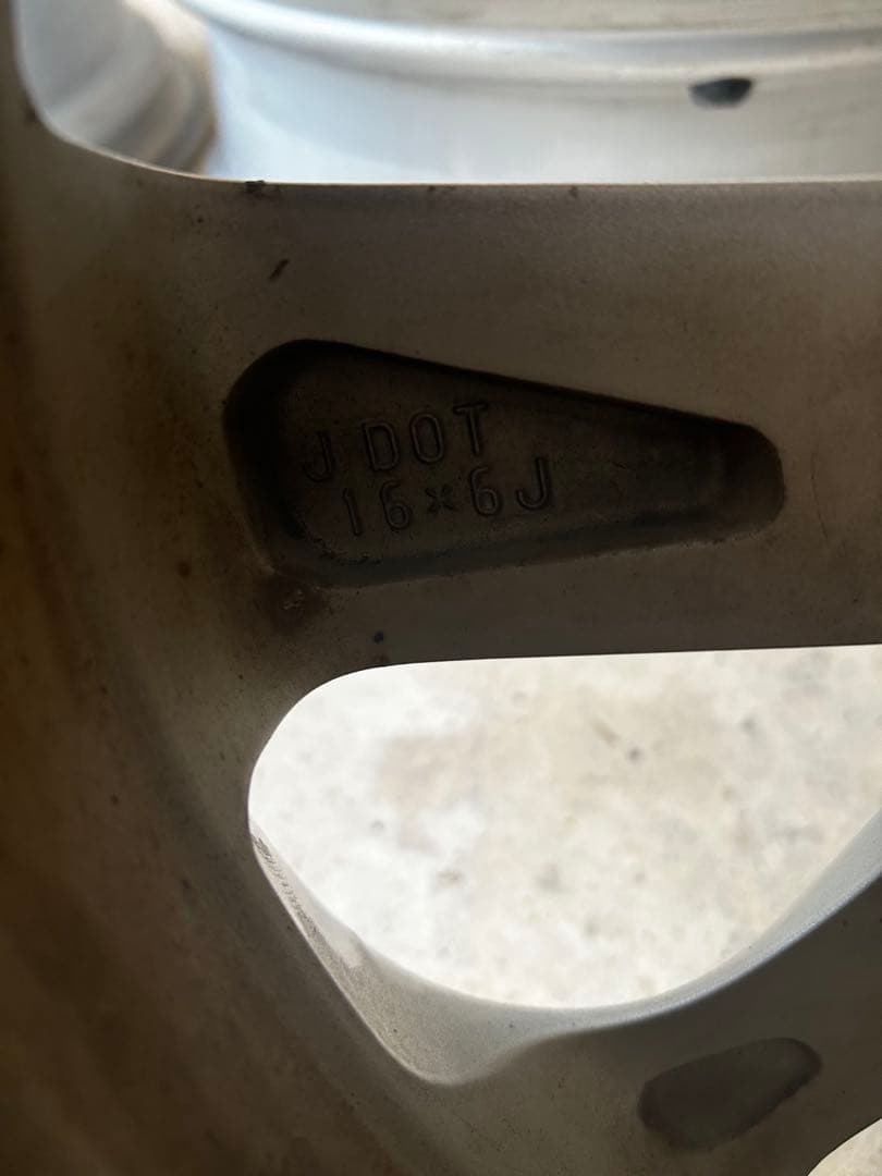 トヨタ アクア純正16インチ 16x60 4/100 50