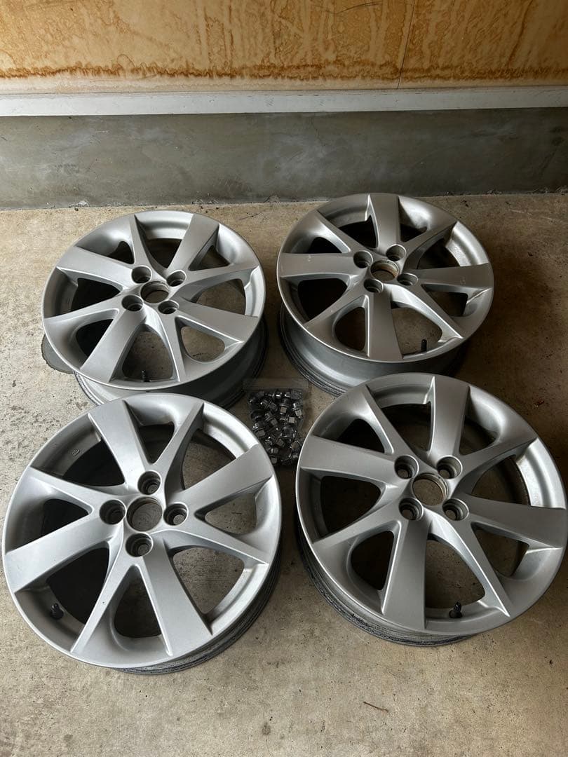 トヨタ アクア純正16インチ 16x60 4/100 50