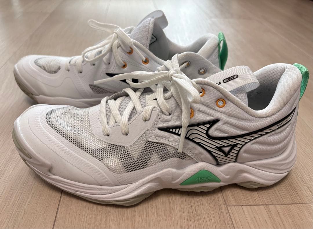 直営店限定カラー ウエーブモーメンタムエリート 23.5cm