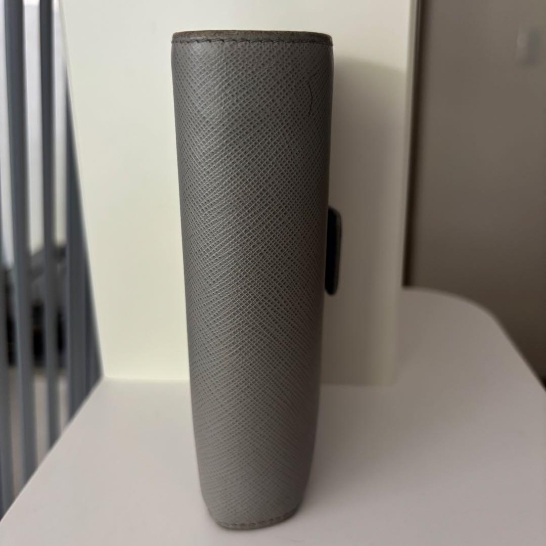 PRADA⭐︎折り畳み財布⭐︎グレー