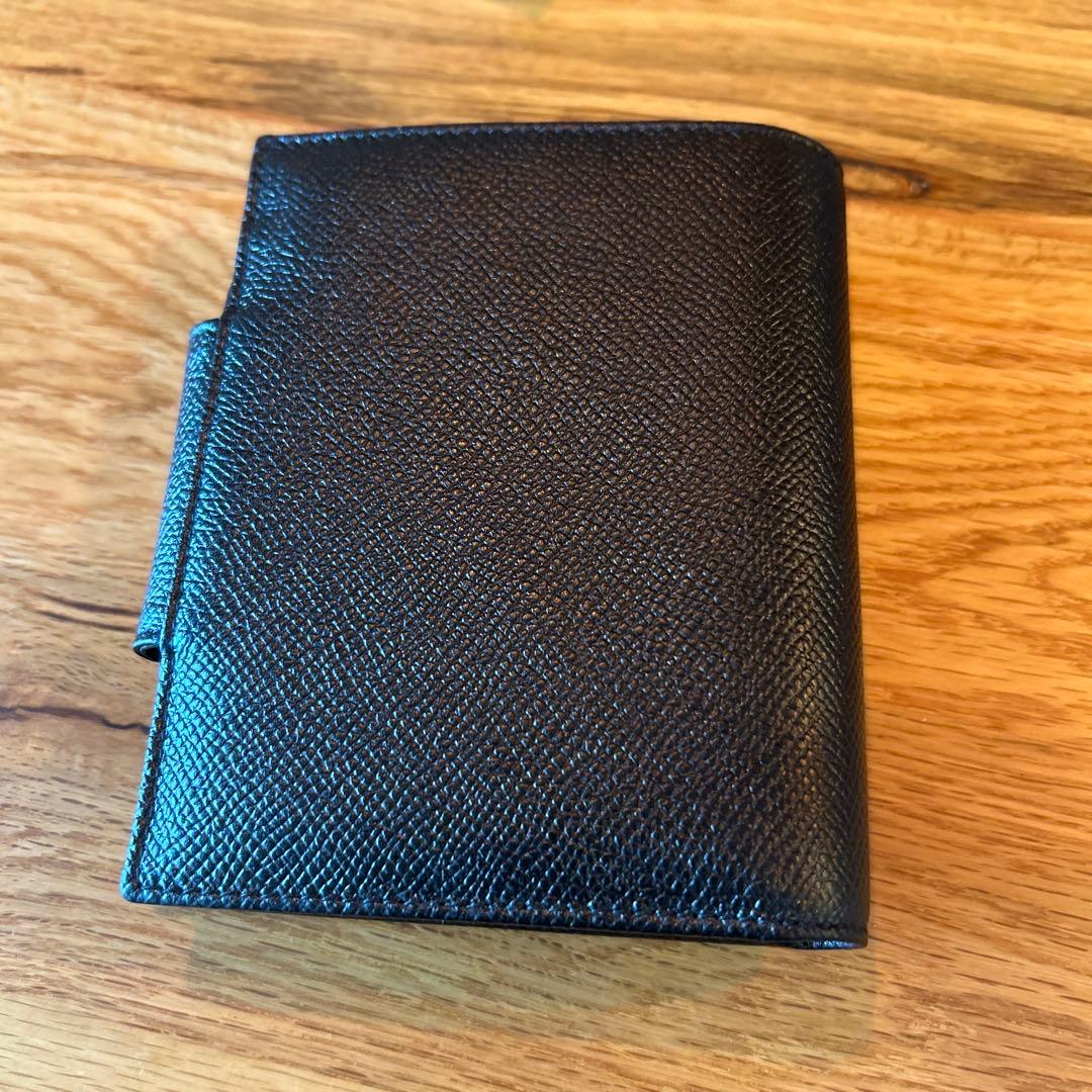 期間限定値下げ！BVLGARI ブラックレザー折りたたみ財布