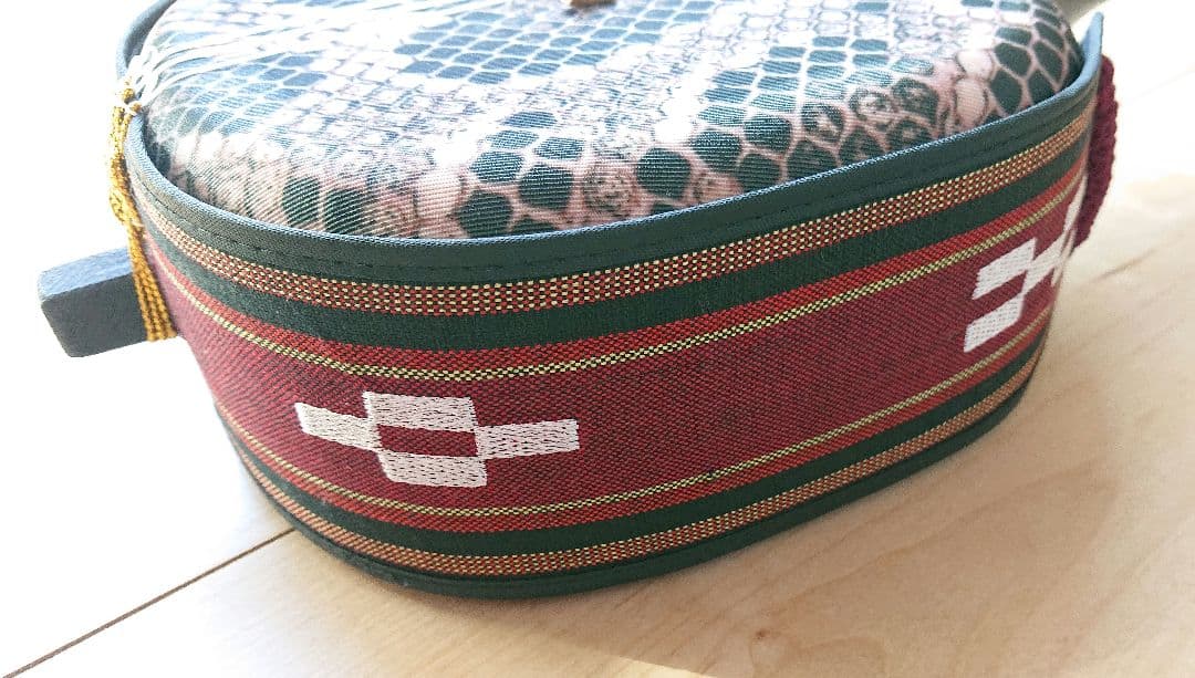 沖縄三線 人工皮張り 初心者用 鍵付きハードケースのセット