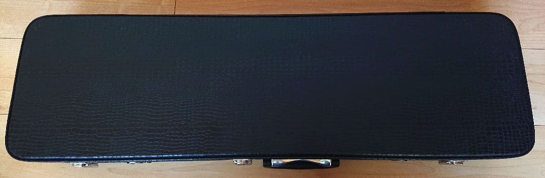 沖縄三線 人工皮張り 初心者用 鍵付きハードケースのセット