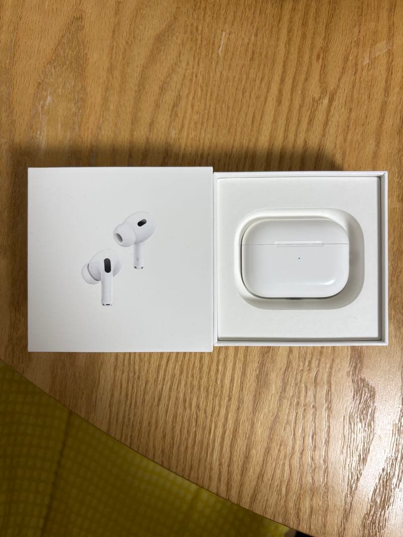 AirPods Pro 本体 ホワイト 充電ケース付き Lightning