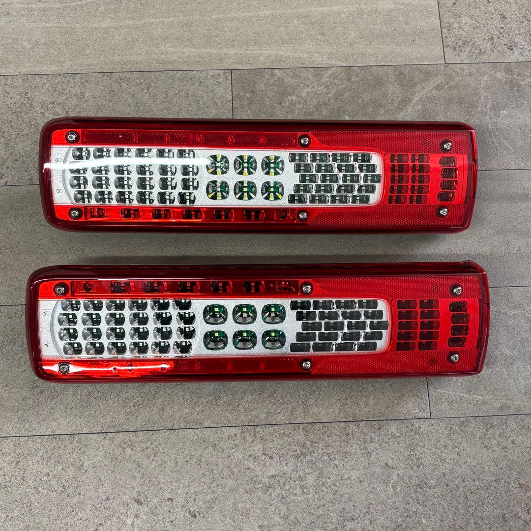 【新品】ブラケット付 UDトラックス クオン LED テールランプ左右 新車外し