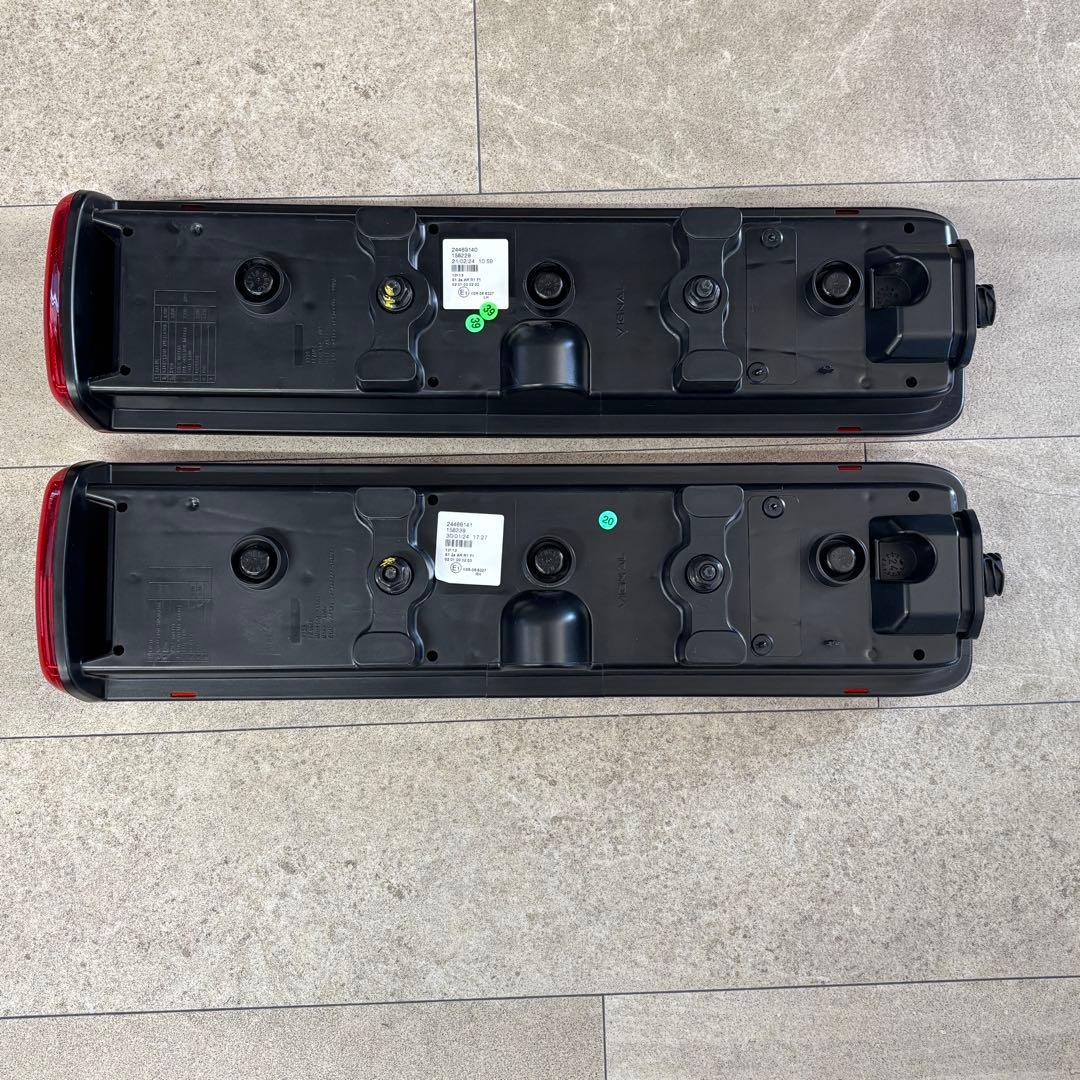 【新品】ブラケット付 UDトラックス クオン LED テールランプ左右 新車外し