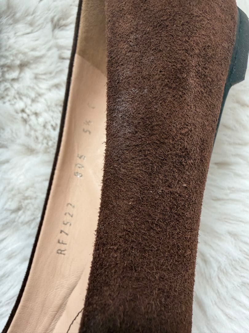 フェラガモ　スウェード　ラウンド　フラットシューズ