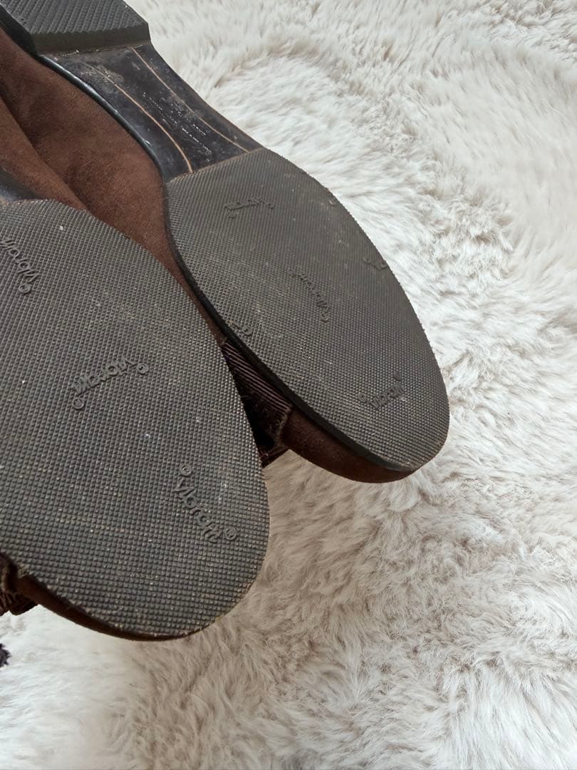 フェラガモ　スウェード　ラウンド　フラットシューズ