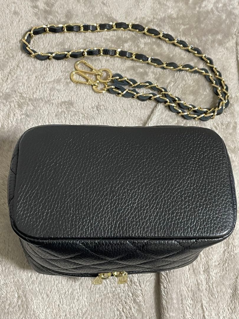 ブラックキルティングショルダーバッグ　miros バニティ