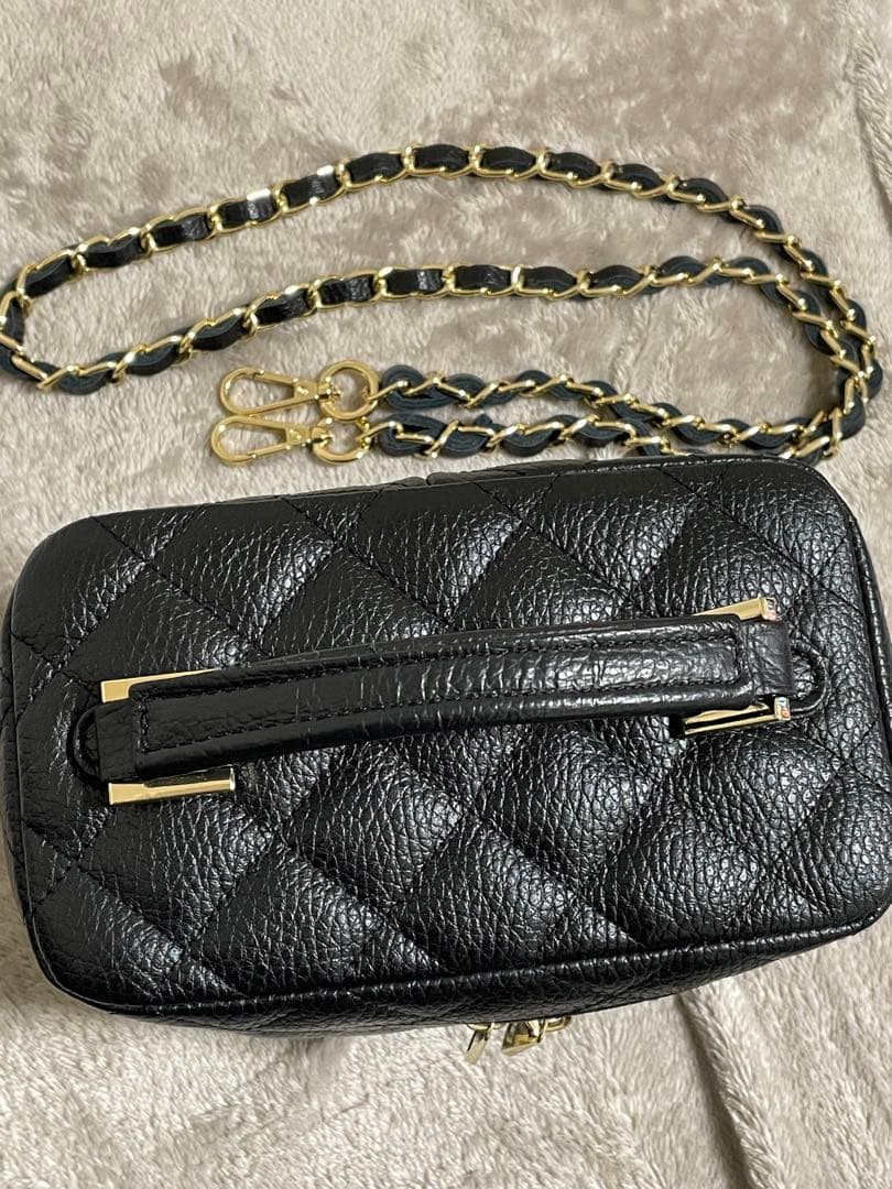 ブラックキルティングショルダーバッグ　miros バニティ