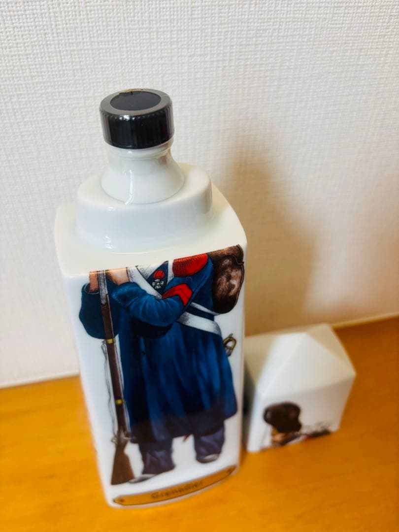 【希少】ナポレオン コニャック 限定陶器ボトル Grenadier
