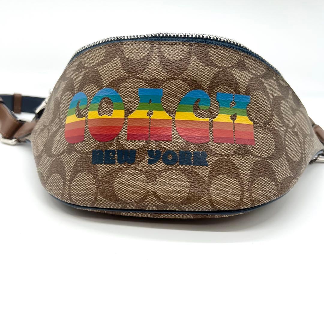 未使用級✨コーチ　ボディバッグ　ショルダー　シグネチャー　レインボー　ブラウン