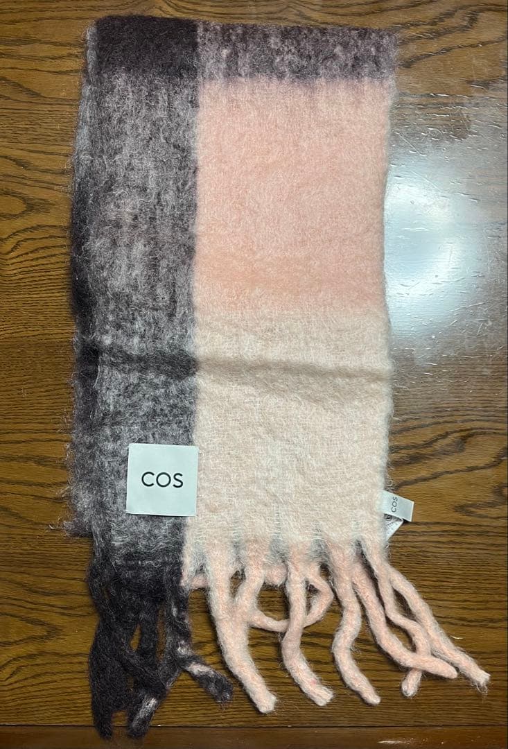 COS フリンジブラッシュドモヘアマフラー ピンク/バーガンディ