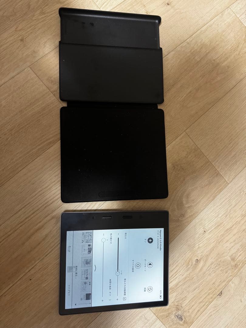 Kindle Oasis (第10世代) 本体とカバー