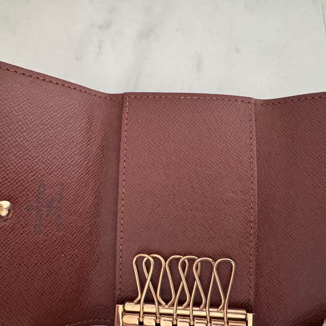 LV キーケース