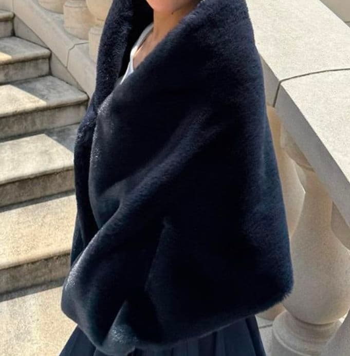 JENNE リッチボリュームファーケープ ネイビー