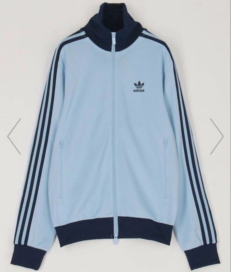 adidas トラックジャケット　水色