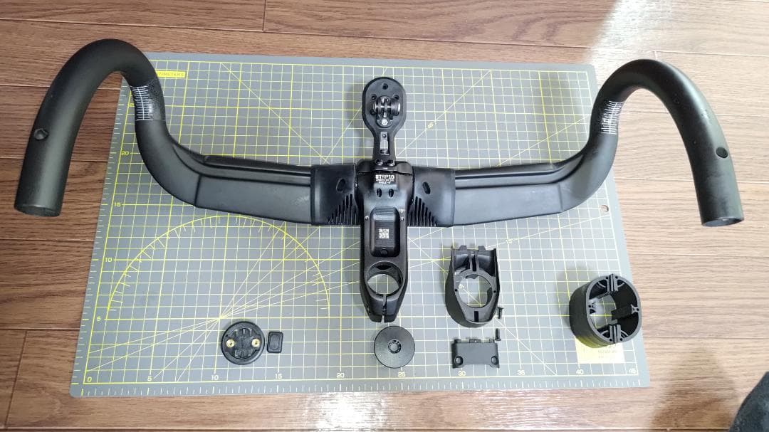 【美品】OCカーボンハンドルバーRA11+ステムRP10(サイコンマウント付き)