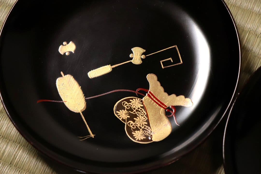 漆芸 時代 宝尽くし図 金蒔絵 黒塗 木皿 九客 天然木 明治大正 【CM59】