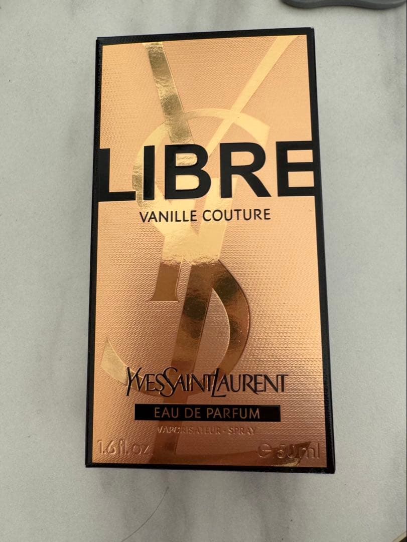 イヴサンローラン　リブレ　バニラクチュール　ホリデー限定