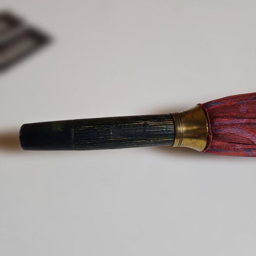 赤い模様入り長傘