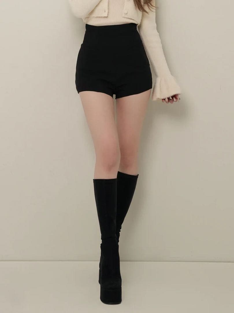 新品タグ付き ダーリッチ 美シルエットショートパンツ ブラック フリー