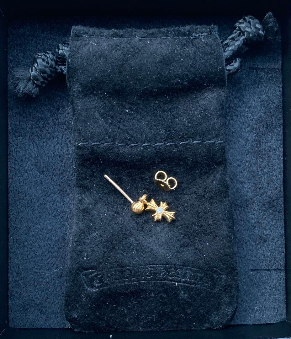 タイニーE CHプラスドロップイヤリング 22Kゴールド withダイヤモンド