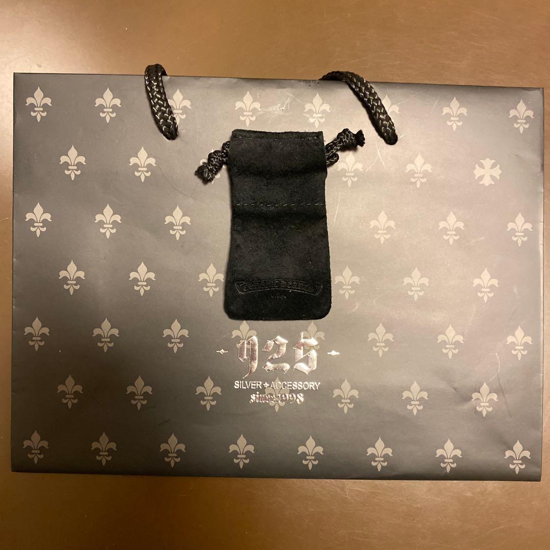 タイニーE CHプラスドロップイヤリング 22Kゴールド withダイヤモンド