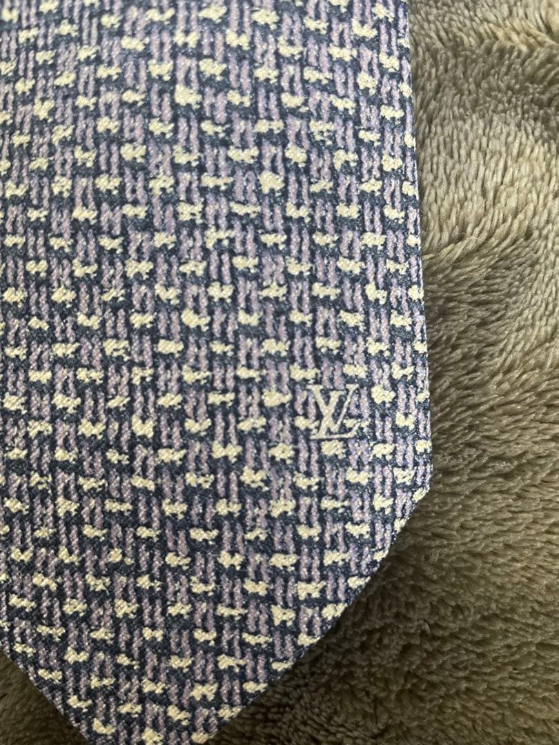 お値下げ中‼️LOUIS VUITTON ネクタイ ネイビー系 パターン入り
