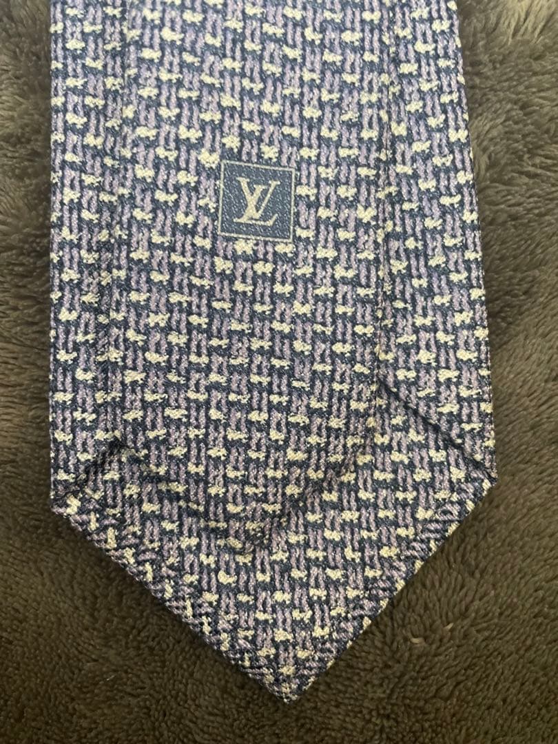 お値下げ中‼️LOUIS VUITTON ネクタイ ネイビー系 パターン入り