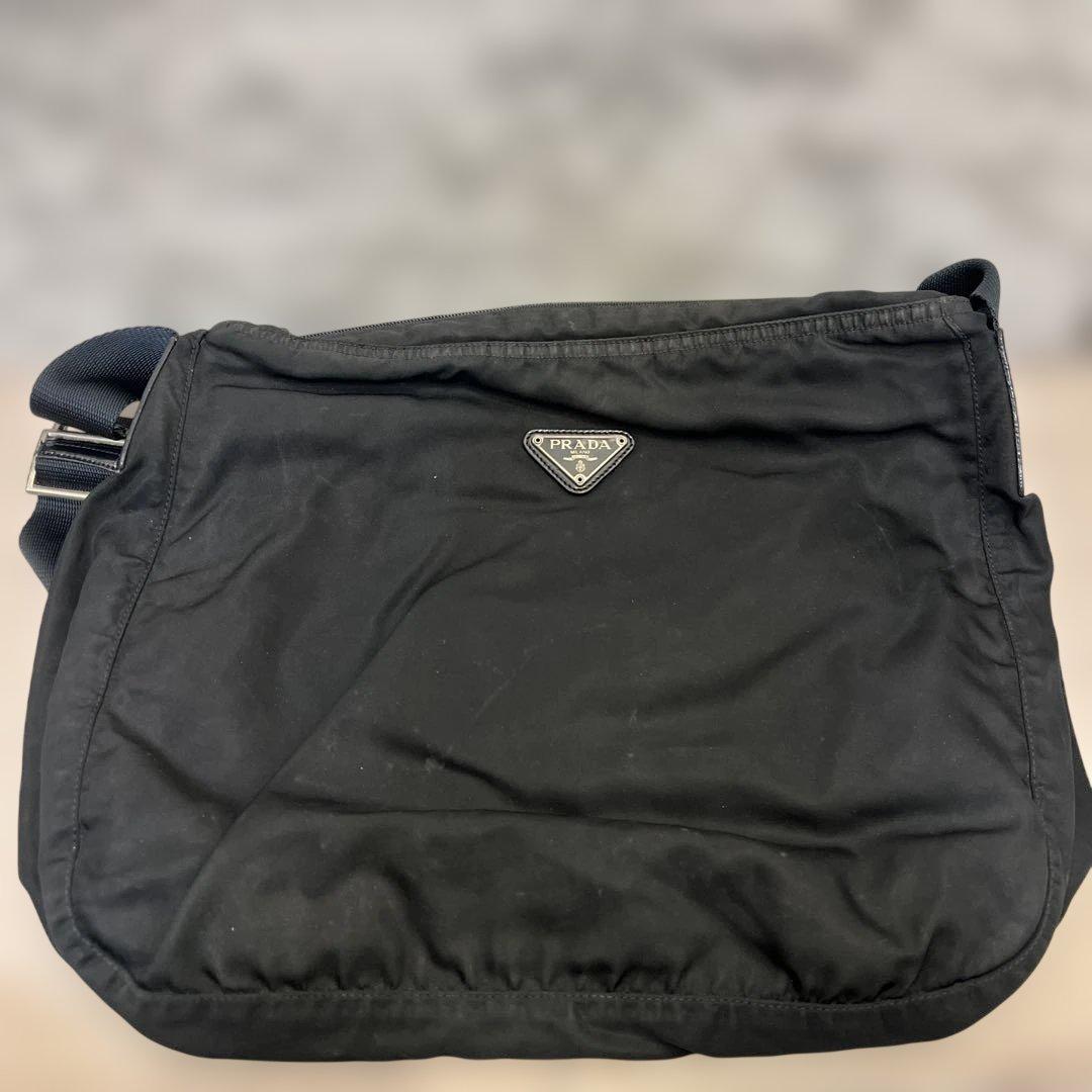 PRADA サフィアーノ　ショルダーバッグ