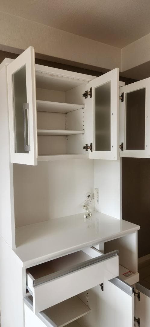 『美品』ニトリ　食器棚 + 家具転倒防止器具2個