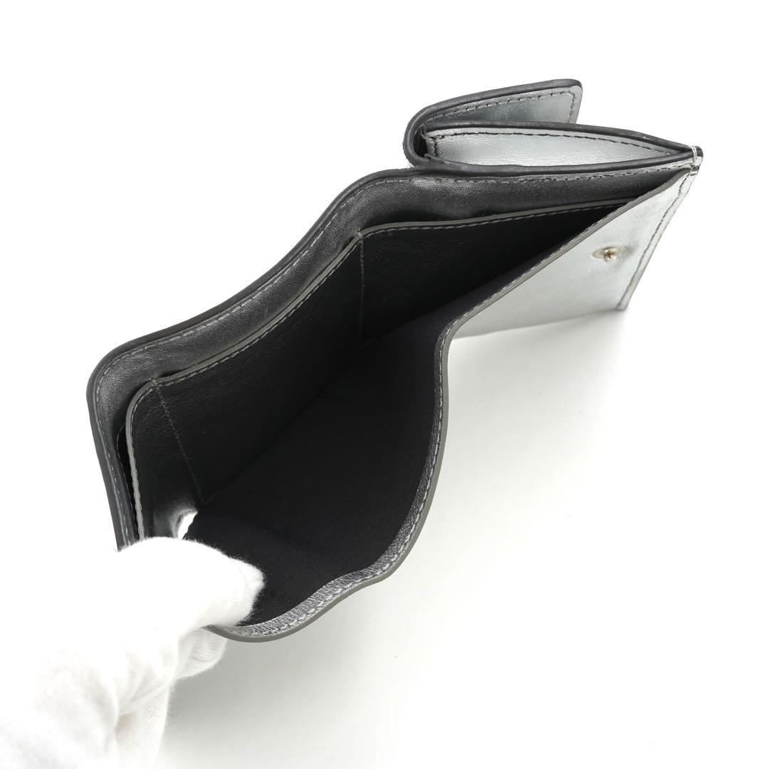 ✨新品未使用✨　FENDI ミニ財布　FFロゴ　ズッカ柄　エンボス　三つ折り