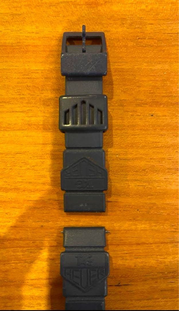 タグホイヤのフォーミュラ1 純正ベルト18mm メンズ用　ヴィンテージ