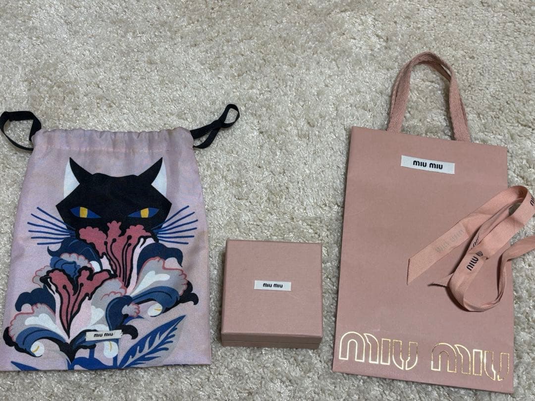 【中古】MIUMIU パテントレザー ヘアクリップ ピンク