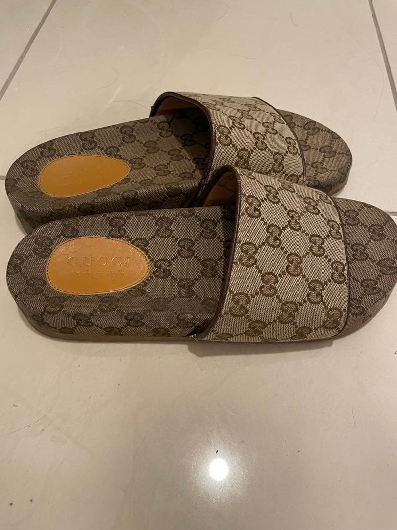 GUCCI GGパターン スライドサンダル ベージュ