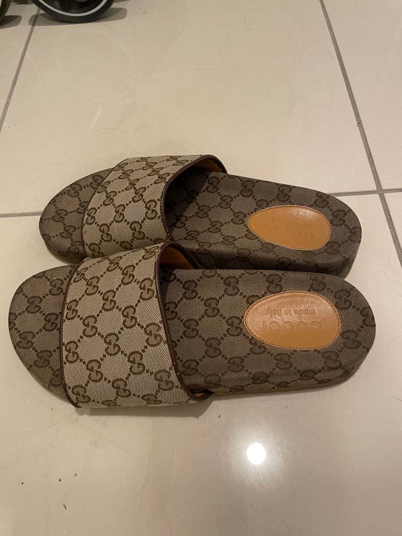 GUCCI GGパターン スライドサンダル ベージュ