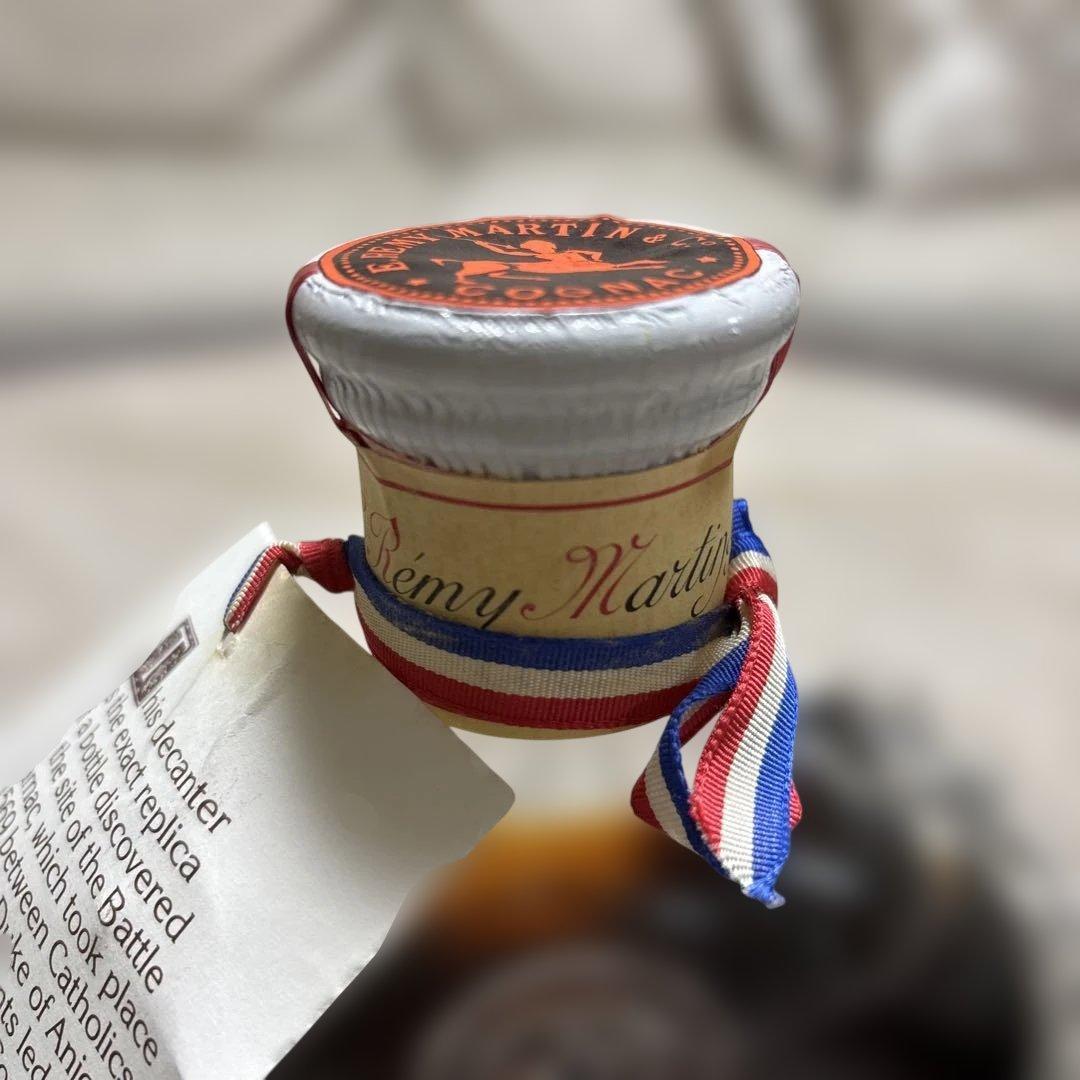 レミーマルタンルイ13世トレ ヴィエイユ　バカラボトル替栓付 未開封品