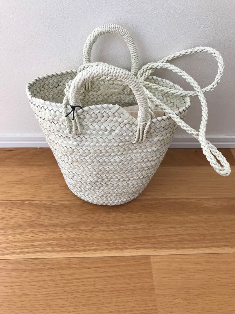 Aetaレザーバスケット　Sショルダー　新品未使用　ホワイト