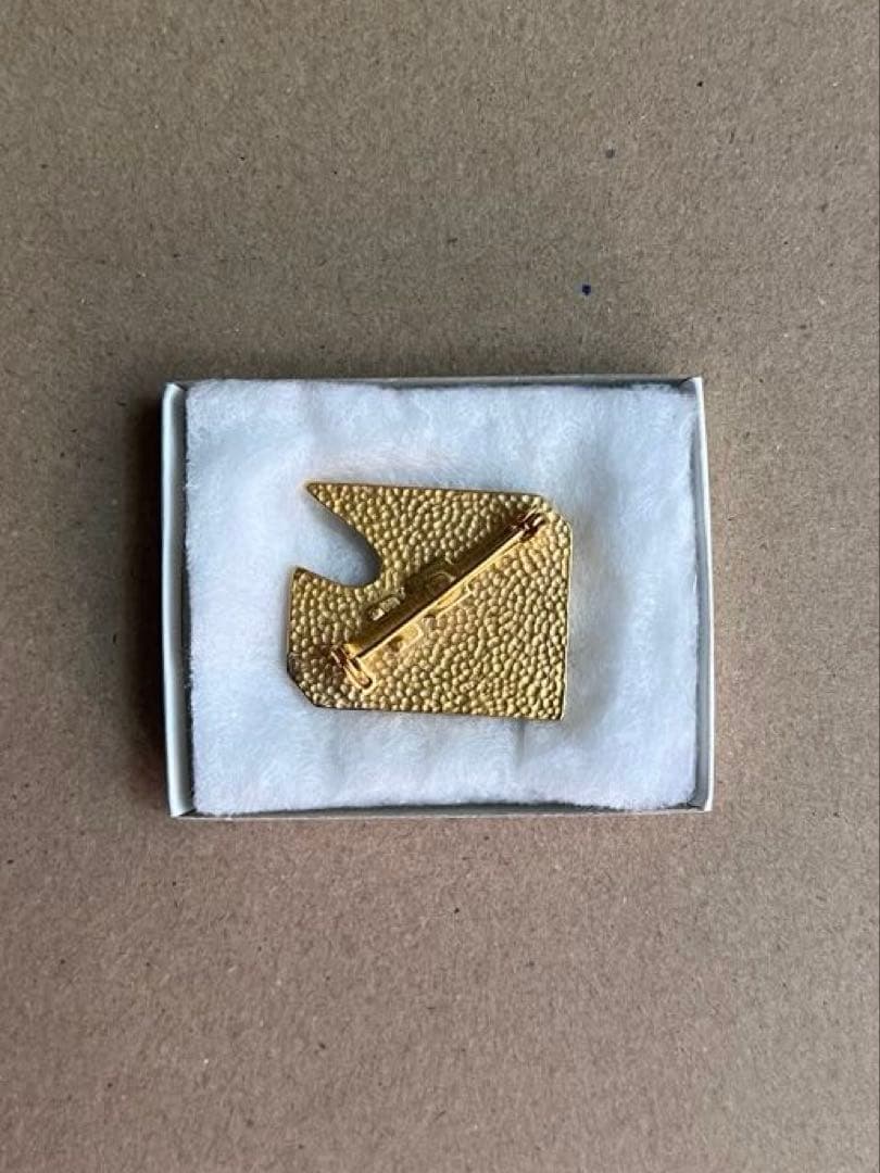 Lawrence Weiner エナメルピン