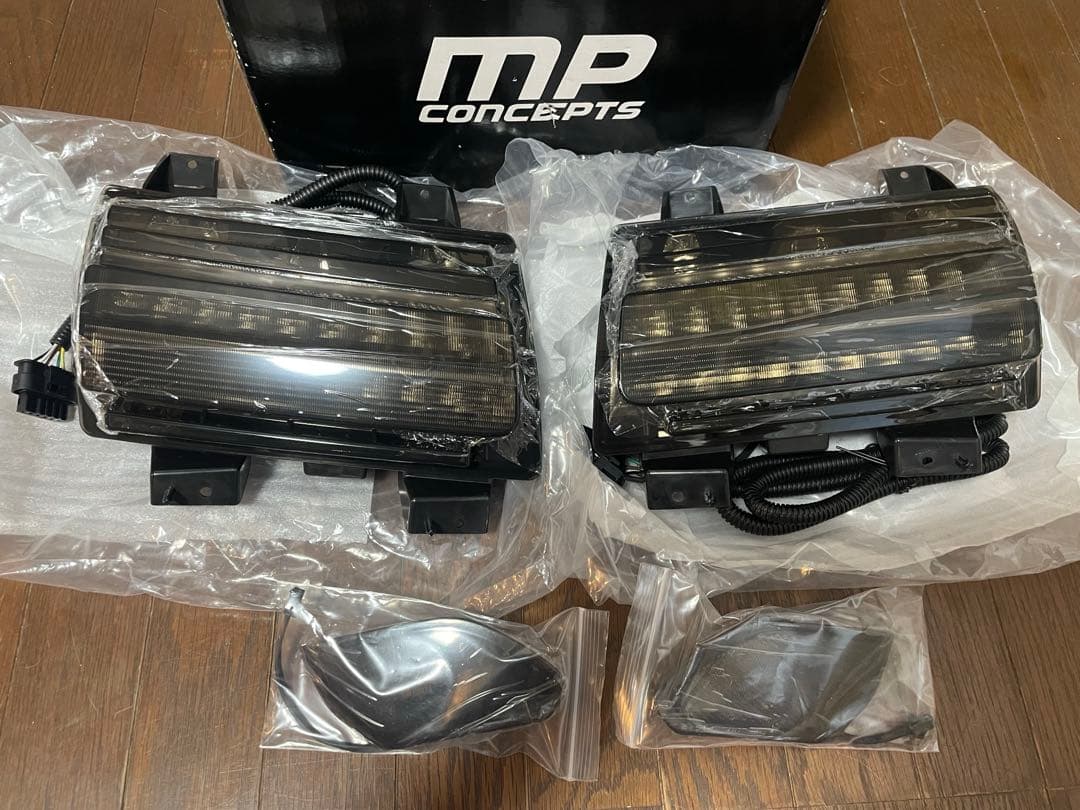 ラングラー JL　スモークデイライト サイドマーカー