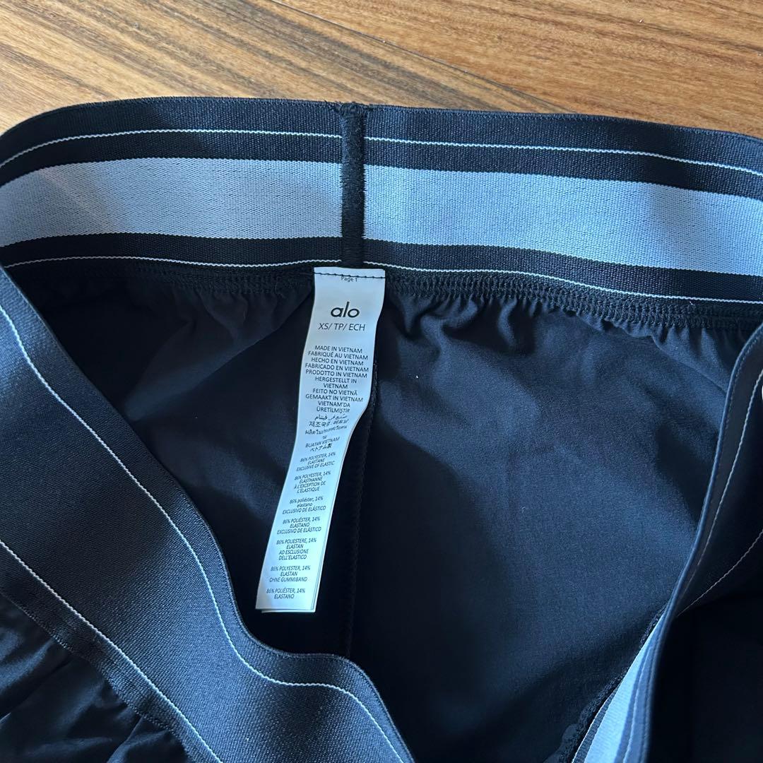 公式購入正規品　alo Suit Up Trouser ブラック　アロヨガ