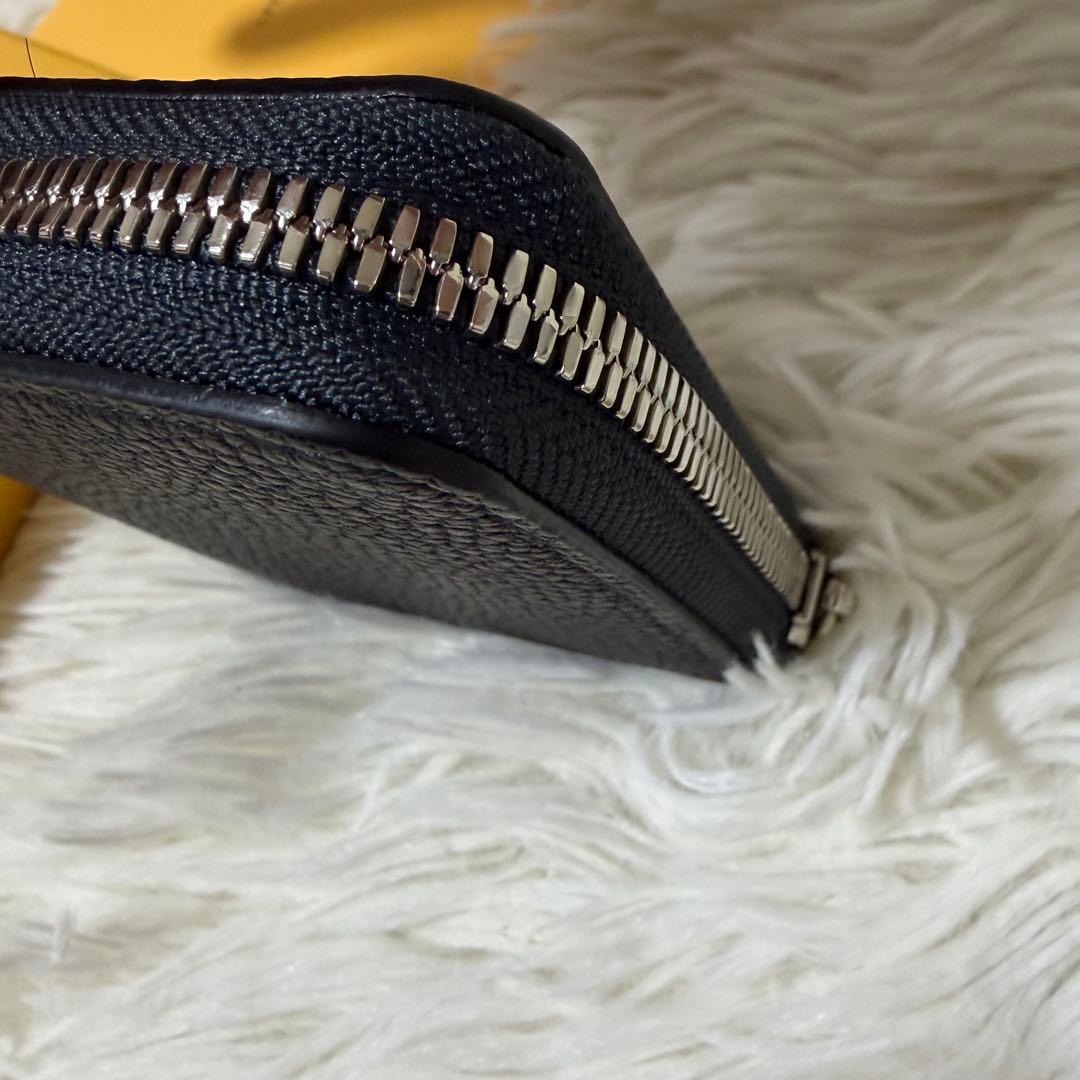 ITTI イッチ　CRISTY VERY COMPACT WLT レザー　黒