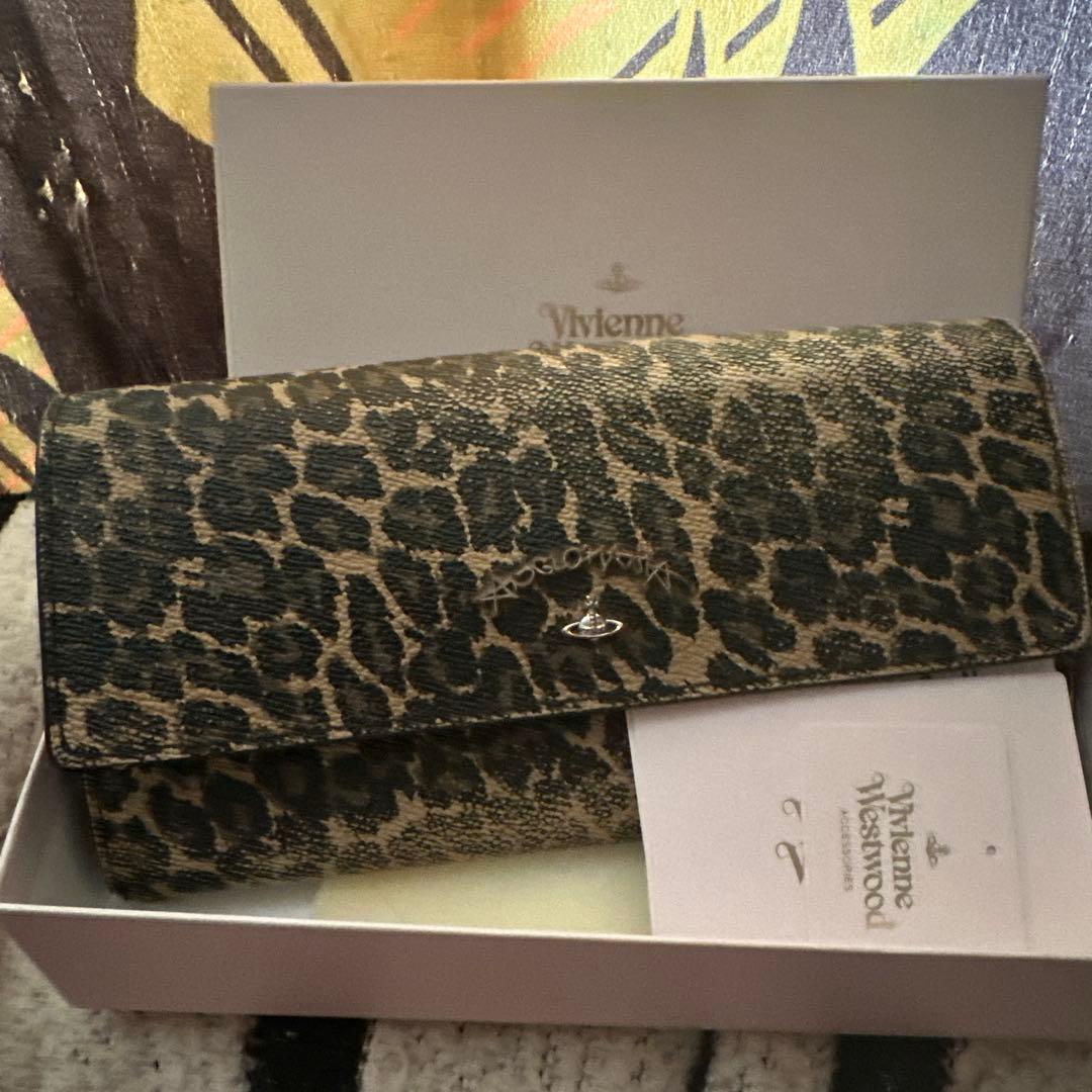 H*i様 Vivienne Westwood ヒョウ柄 二つ折り財布