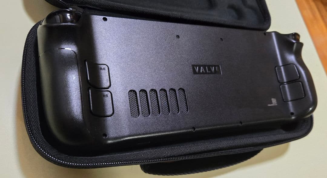 Steam Deck 256GB LCD(本体・ケース・ 充電器)※外箱なし