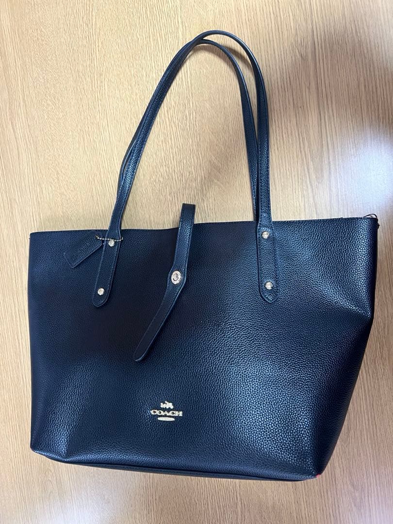 さつきページ 美品！ COACH 黒レザー トートバッグ （A4対応）