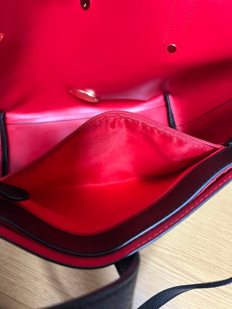 さつきページ 美品！ COACH 黒レザー トートバッグ （A4対応）