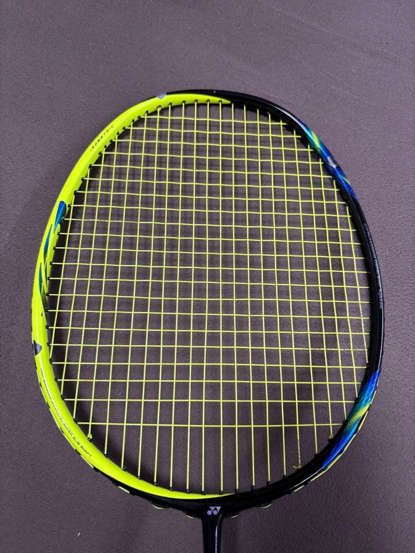 バドミントンラケット アストロクス77 4u5g 黄緑